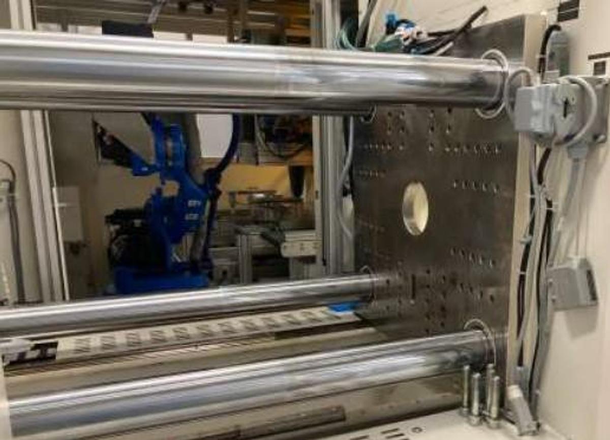 Used 2016 Krauss Maffei 80-180 CX with Yaskawa-Robot MH24 / DX 200 handling and peripherals