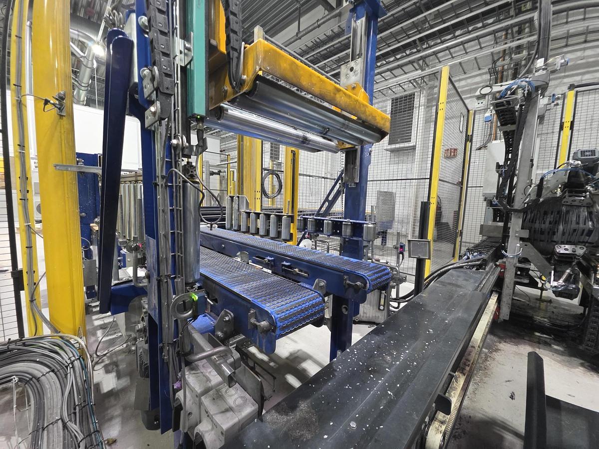 Used Tentoma RoRo StretchPack Semi-flow Packaging Machine