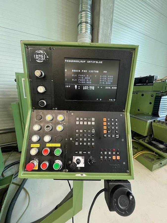 Used 1987 HERMLE UWF851 CNC