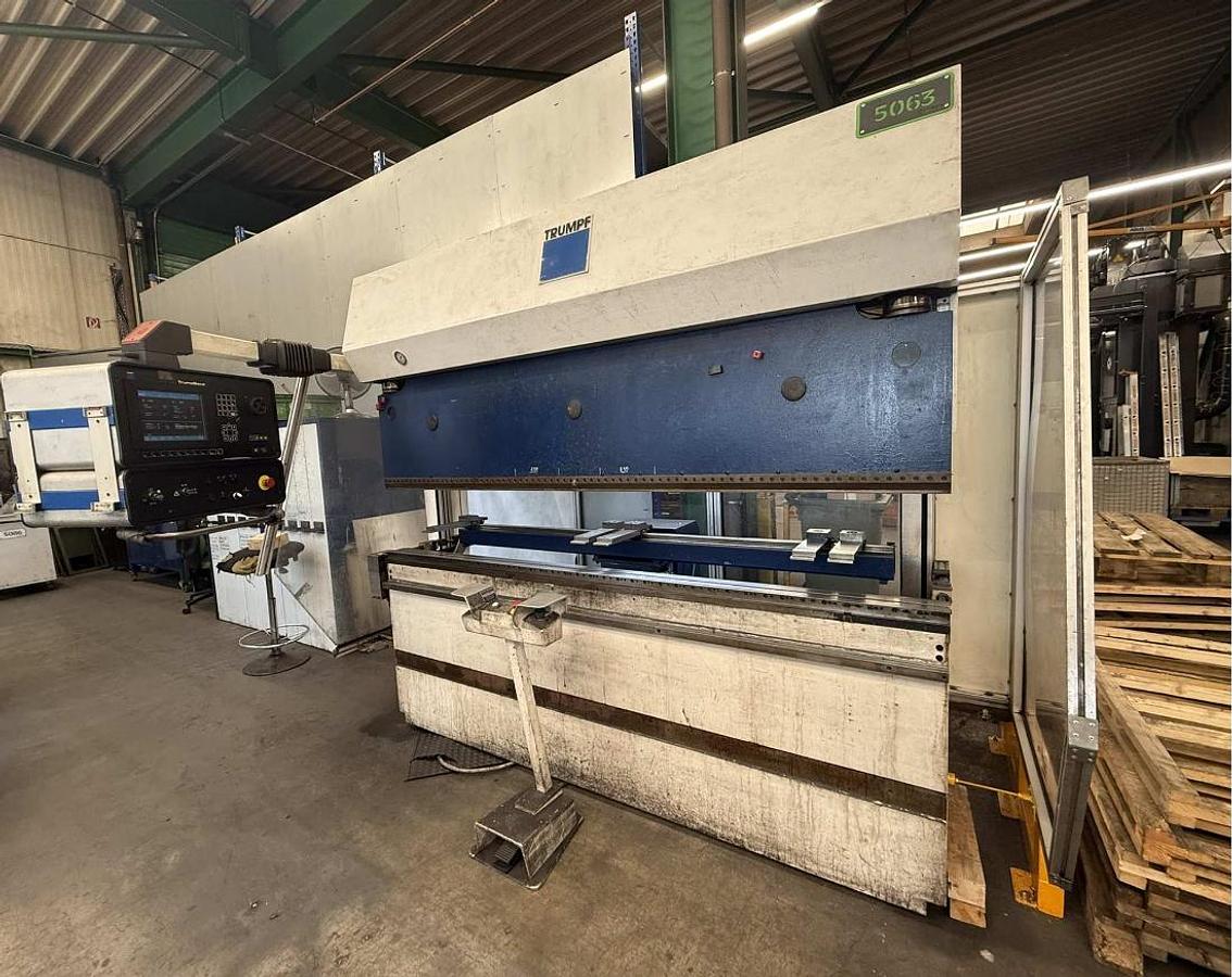 Used 1995 Trumpf TrumaBend V85 S Hydraulic Press Brake