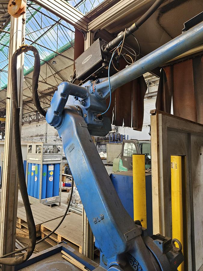 Used 2000 Motoman YR up