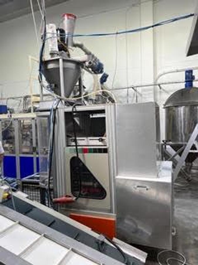 Used 2017 Essegi F700 Syncro VFFS with DV5000 Auger Filler