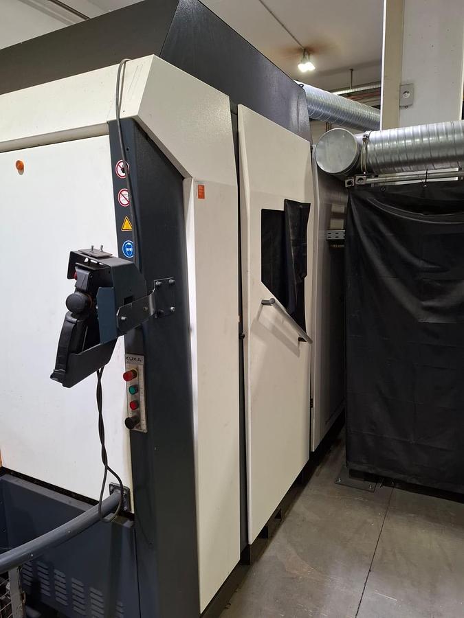 Used 2014 KUKA Flexible Cube Welding Robot