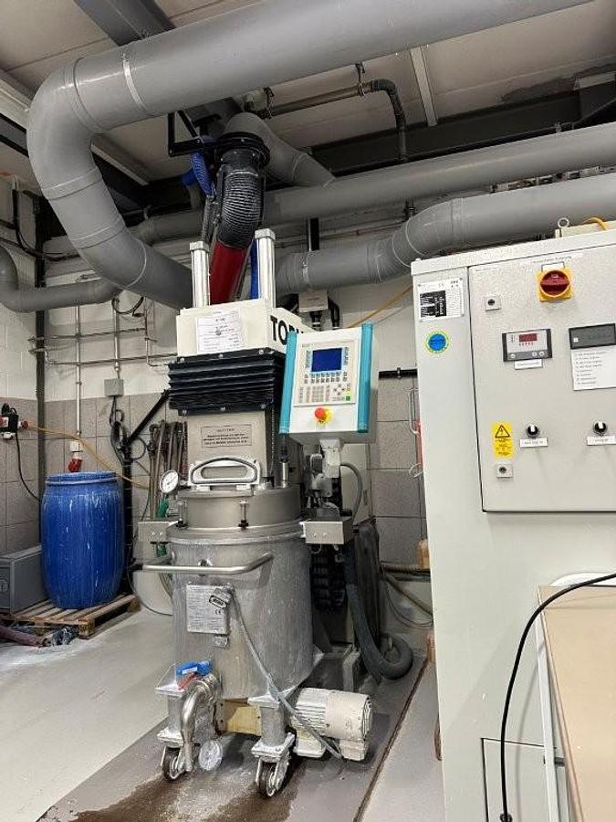 Used 2004 Torusmill TM-100 Bed Mill 