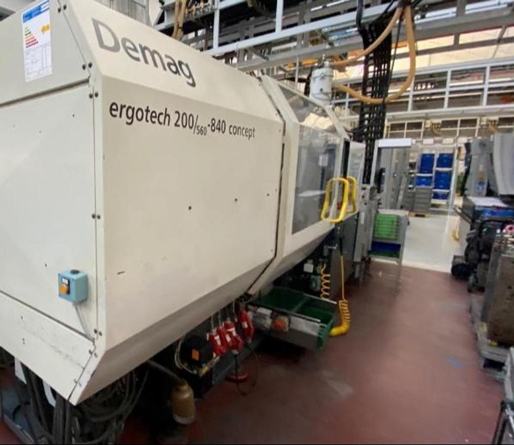 Used 2000 Demag  200/560-840 concept