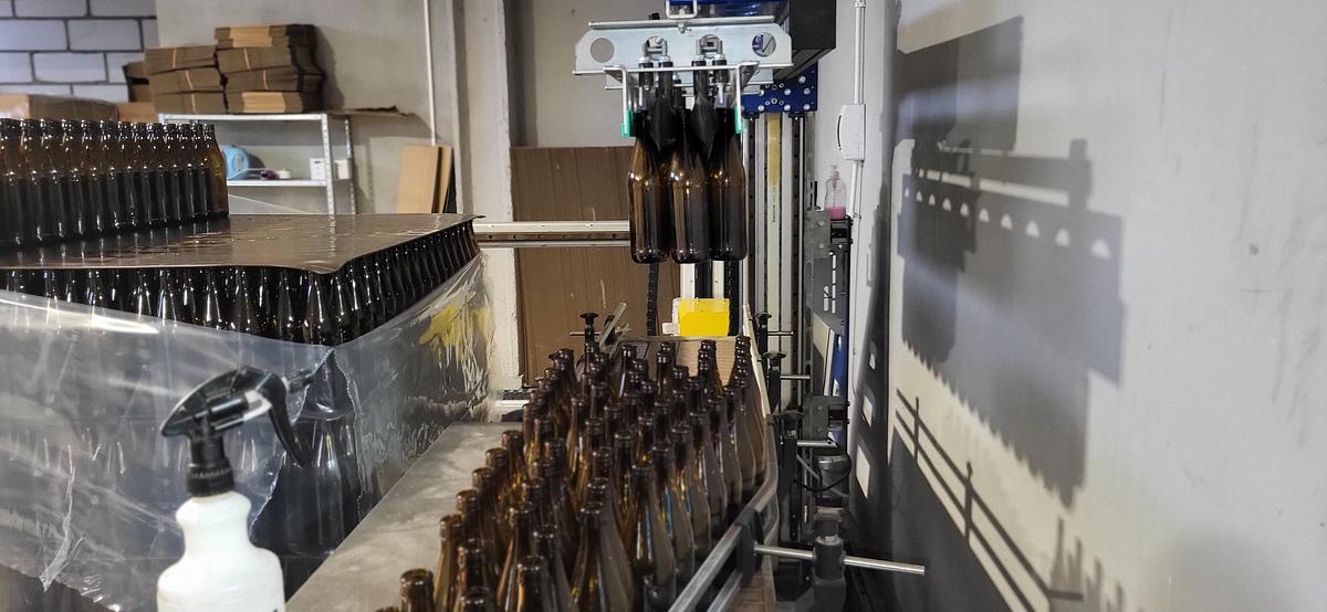 Used Complete Bottling Line for Sale (Glass Bottles)
