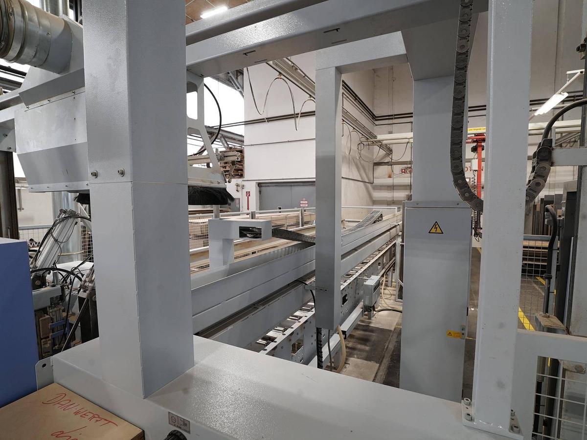 Used 2011 Homag HQP Crosscut Saw with Deep-cut Saw