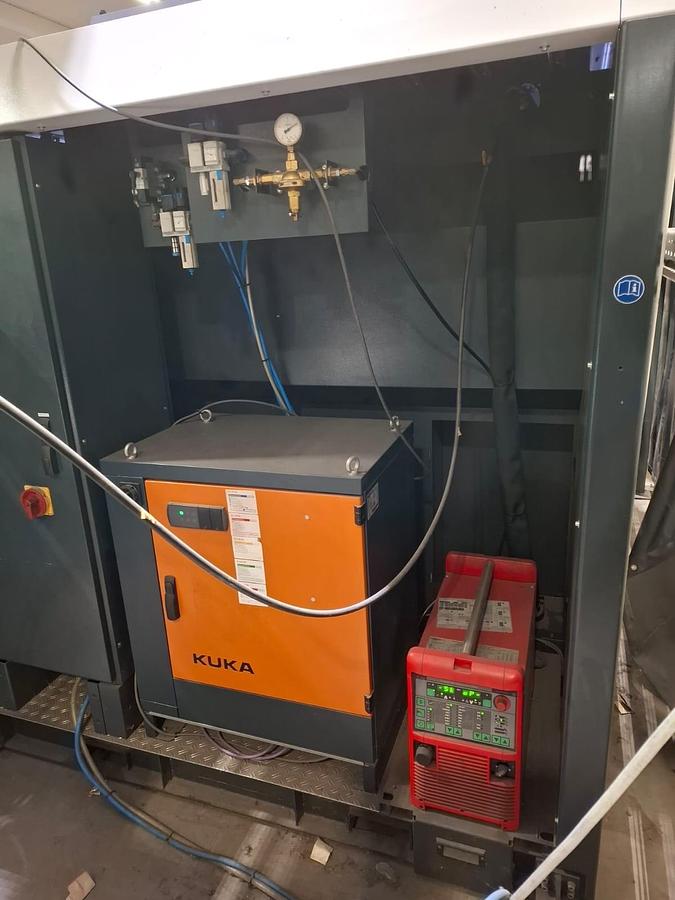 Used 2014 KUKA Flexible Cube Welding Robot