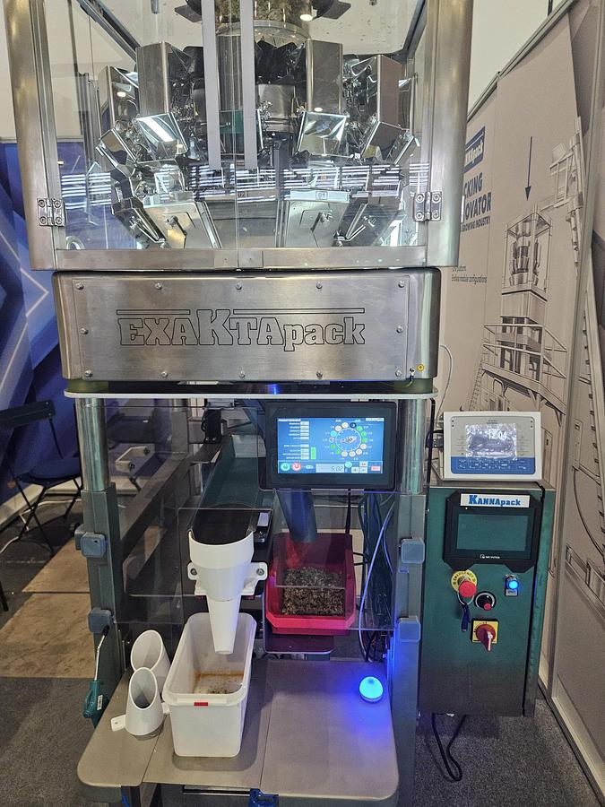Exactpack weighing and filling machine