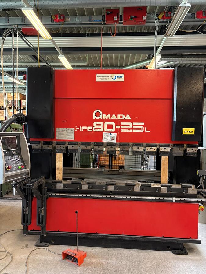 Used 2001 AMADA HFE 80-25 L Bending Machine 