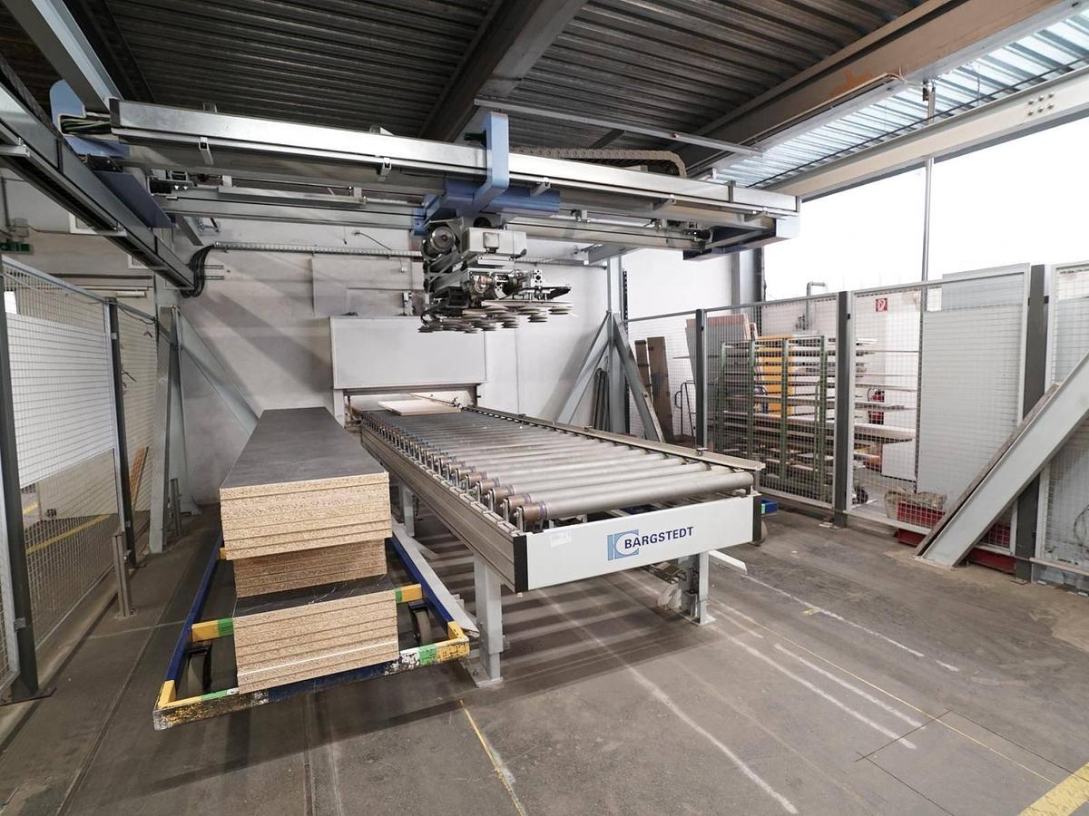 Used 2011 Homag HQP Crosscut Saw with Deep-cut Saw