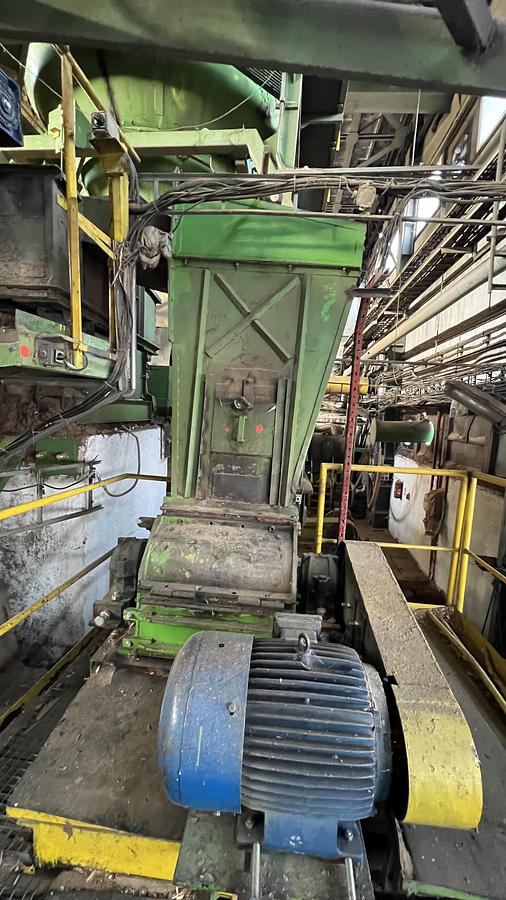 Used Bezner wood chip production line
