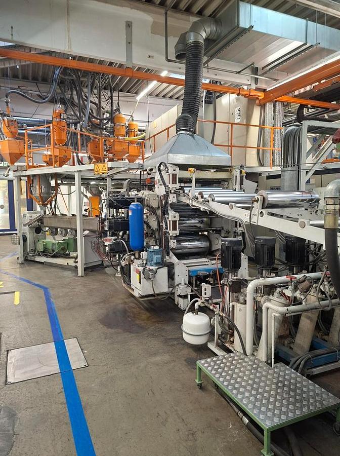 Used 1989 Omipa 90/75/35 Extrusion Line