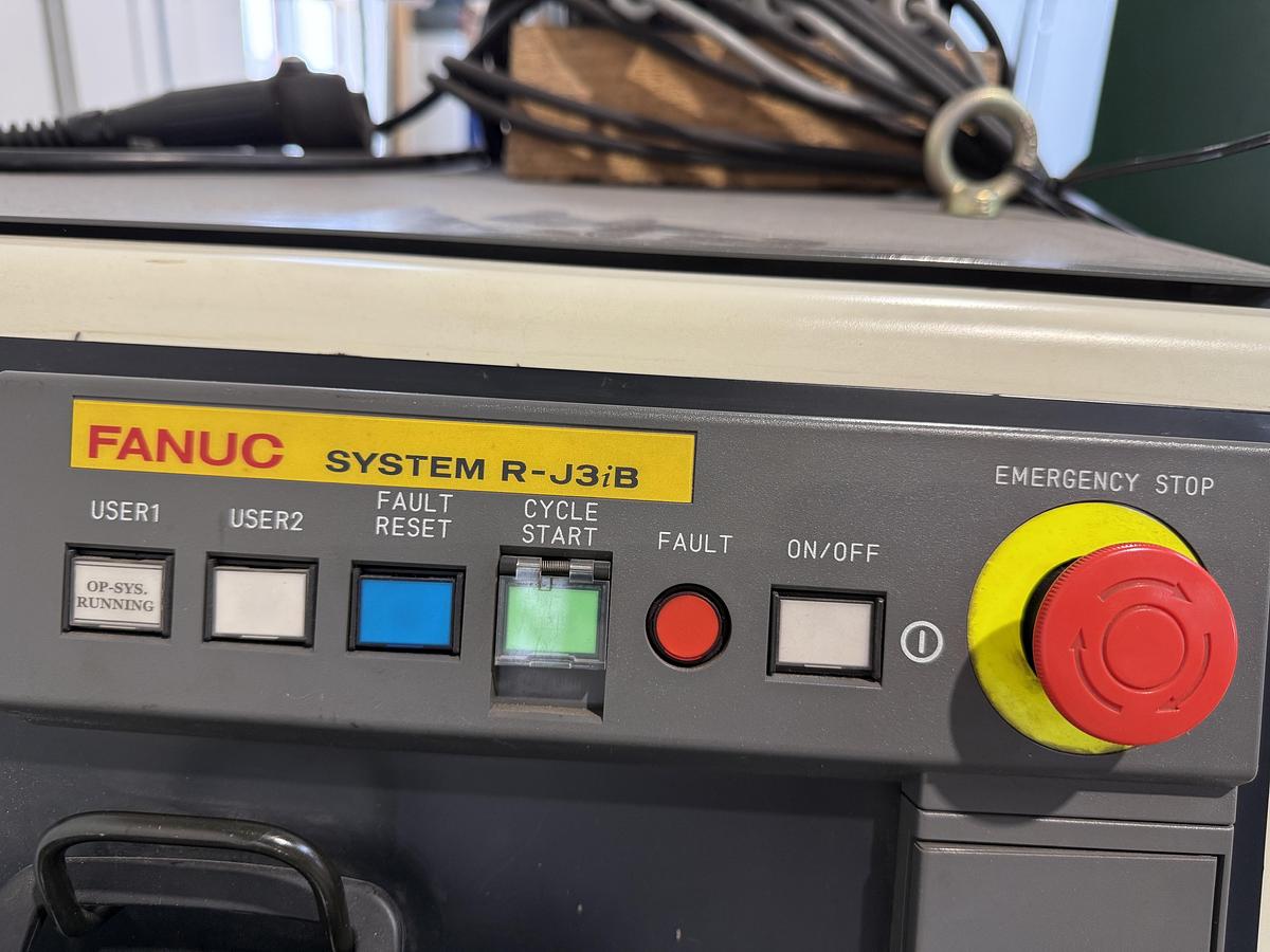 Used 2004 Welding plant with FANUC robot