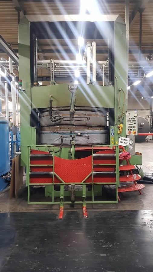 Used 1968 Brunotte & Niemeyer Hot cure tire press