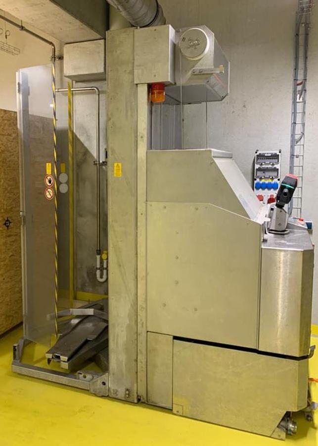 Used 2013 LEU  LK-70-H-120-T Cheese Rind Smearing Robot for Round Loaf Mountain Cheese