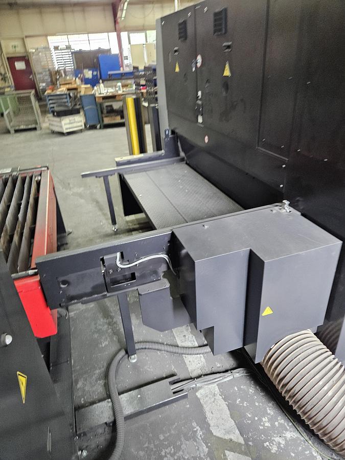 Used 2018 Amada FLC3015 AJ-C2R