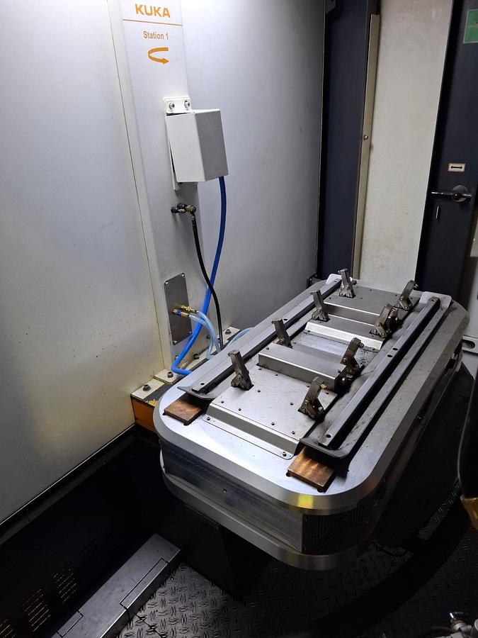 Used 2014 KUKA Flexible Cube Welding Robot