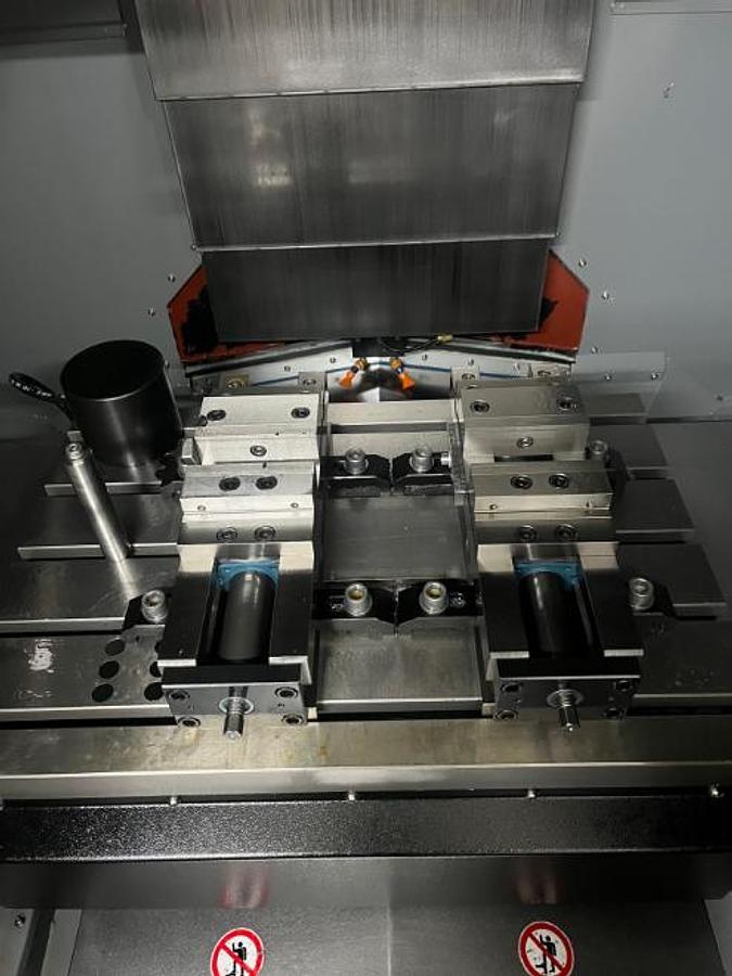 Used 2021 Hurco VMX24i