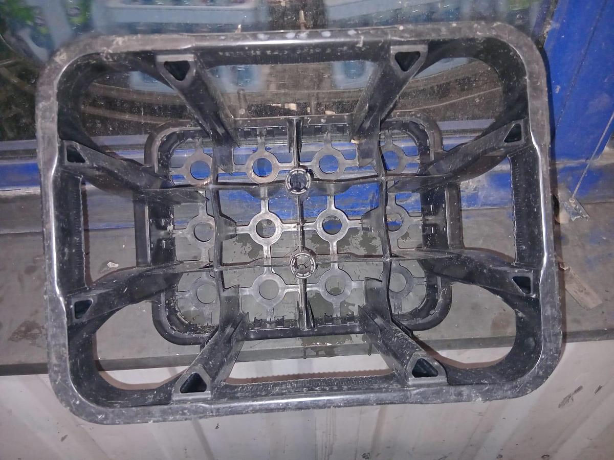 Used 2000 Krones Zierk PET crate washing system