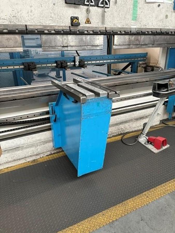 Used 2000 EHT Variopress 175-4 Press Brake