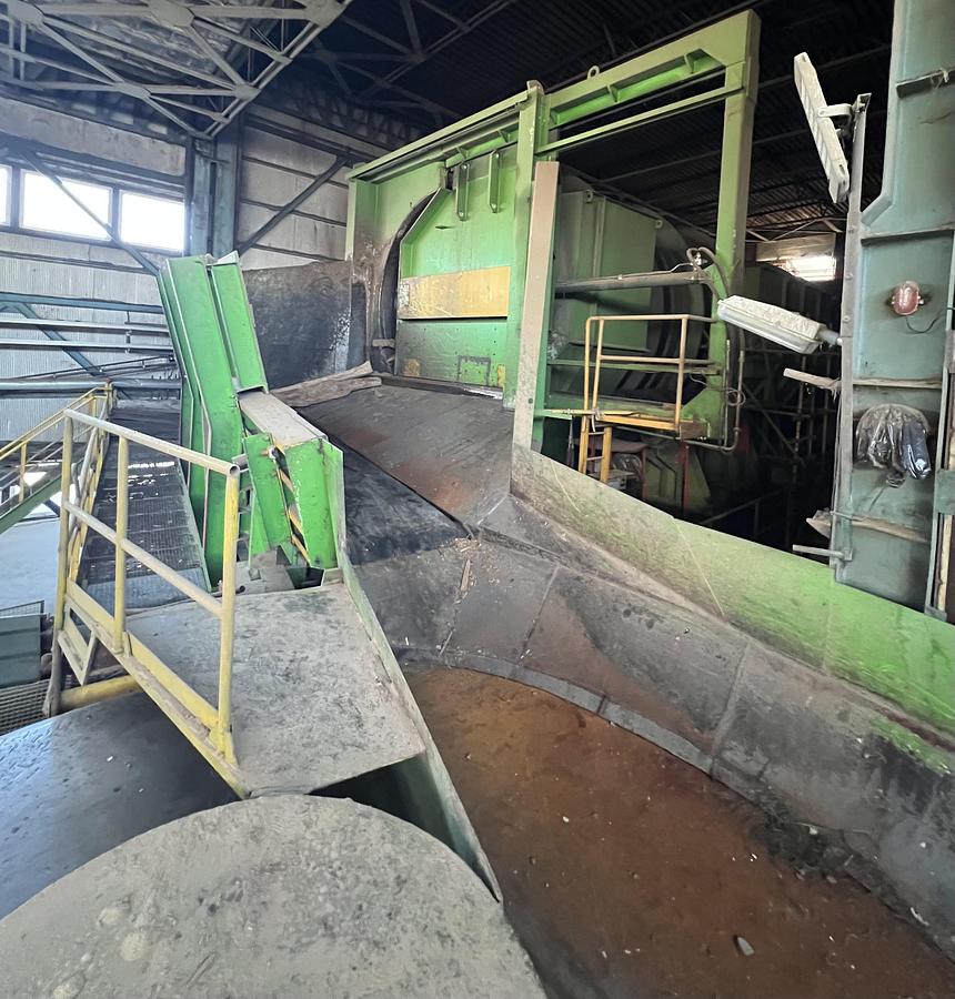 Used Bezner wood chip production line