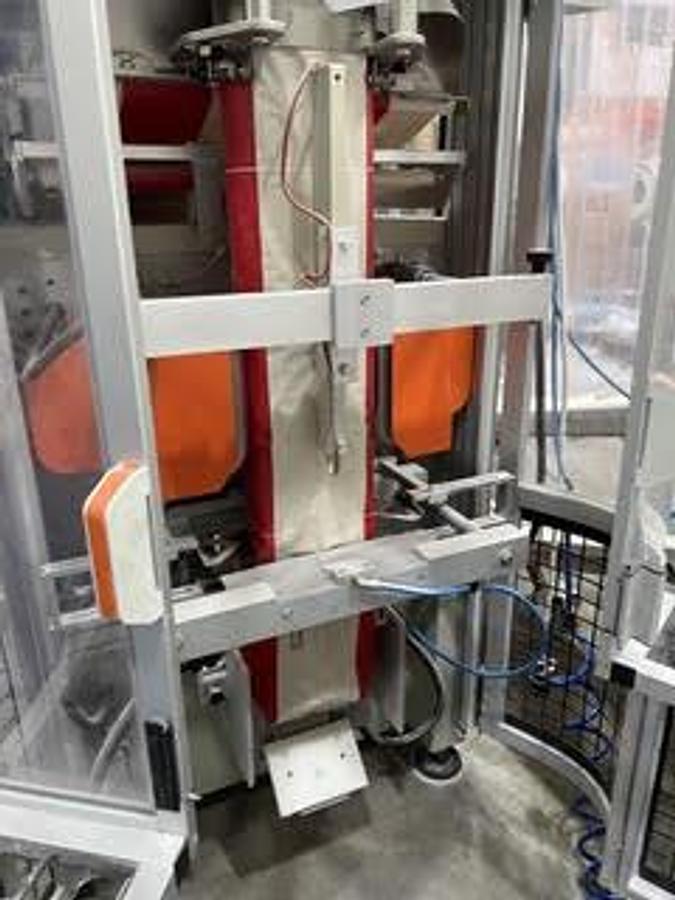 Used 2017 Essegi F700 Syncro VFFS with DV5000 Auger Filler