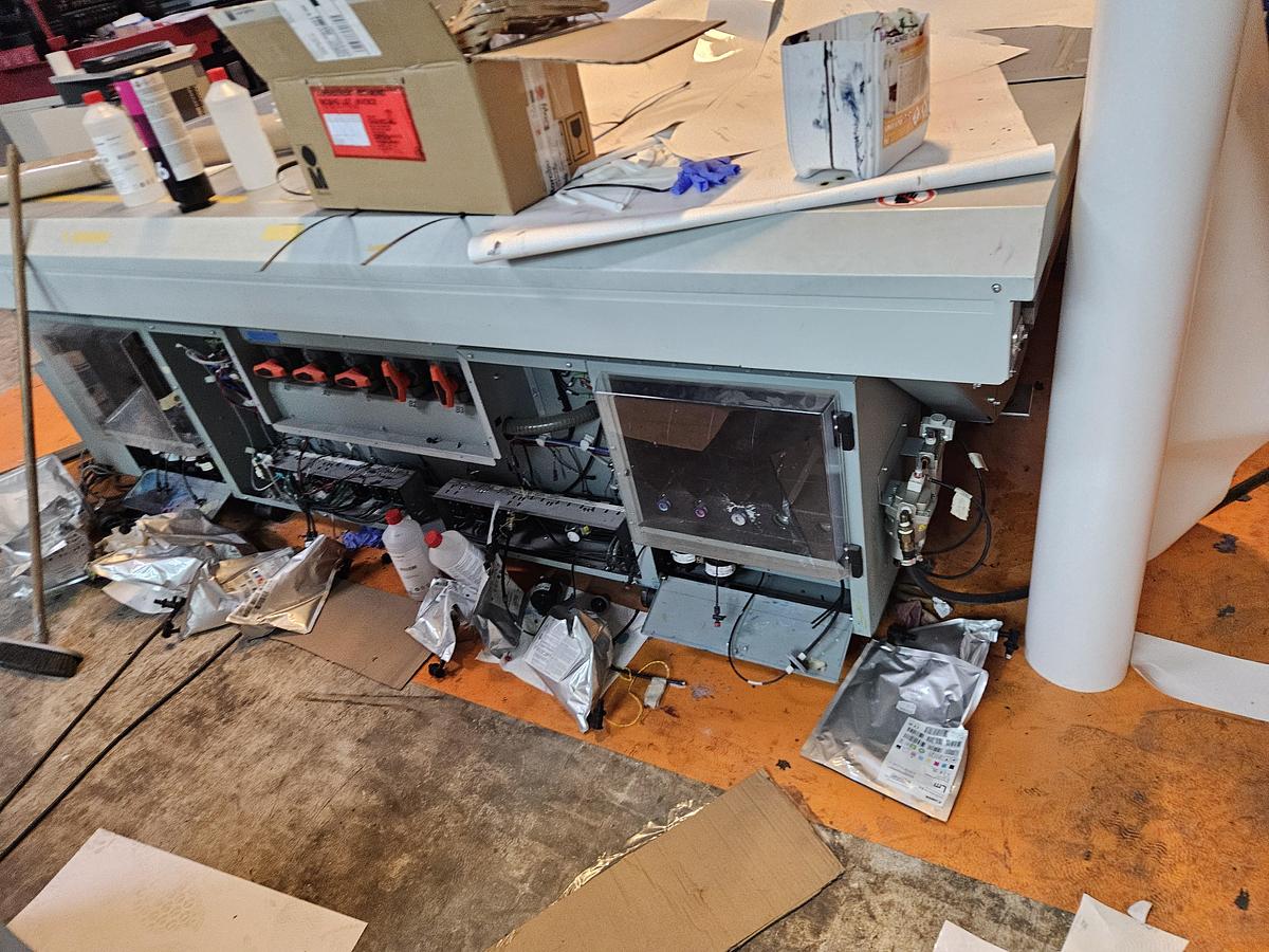 Used 2012 Agfa Anapurna + OCE arizona + printing machines package