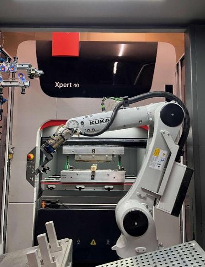 Used 2019 Bystronic Xpert 40/1030 with KUKA Robot Cell