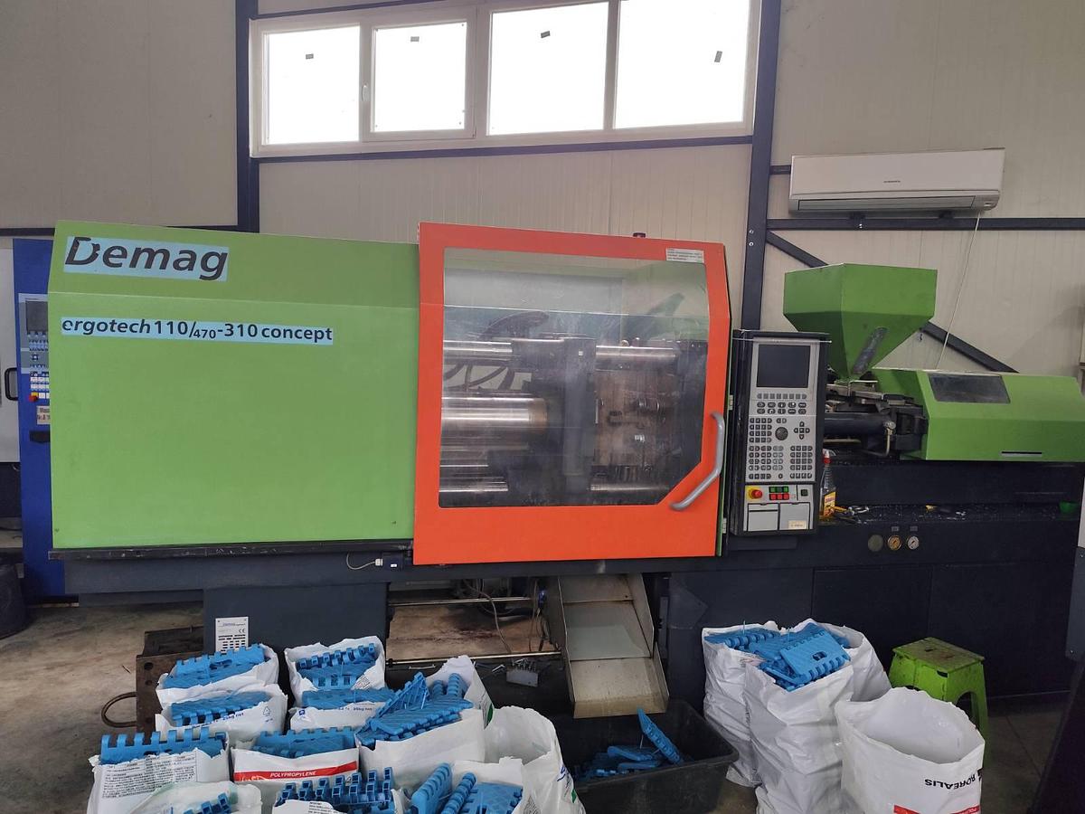 Used 2005 Demag Concept 1100/470-310 Injection Molding Machine 