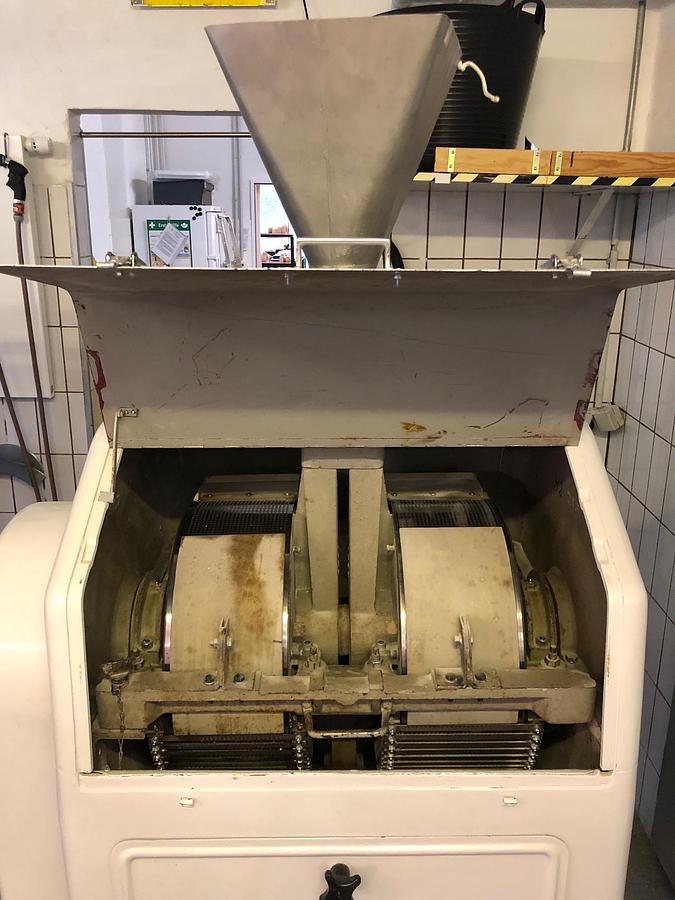 Used 1974 Schule TGS 22 Drum Groats Cutter