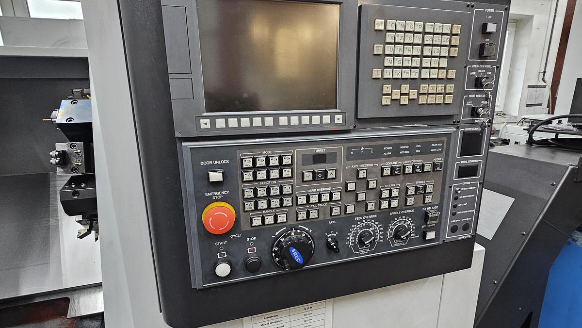 Used 2017 SMEC PL 25 M Lathe