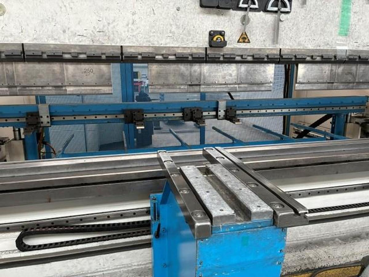 Used 2000 EHT Variopress 175-4 Press Brake