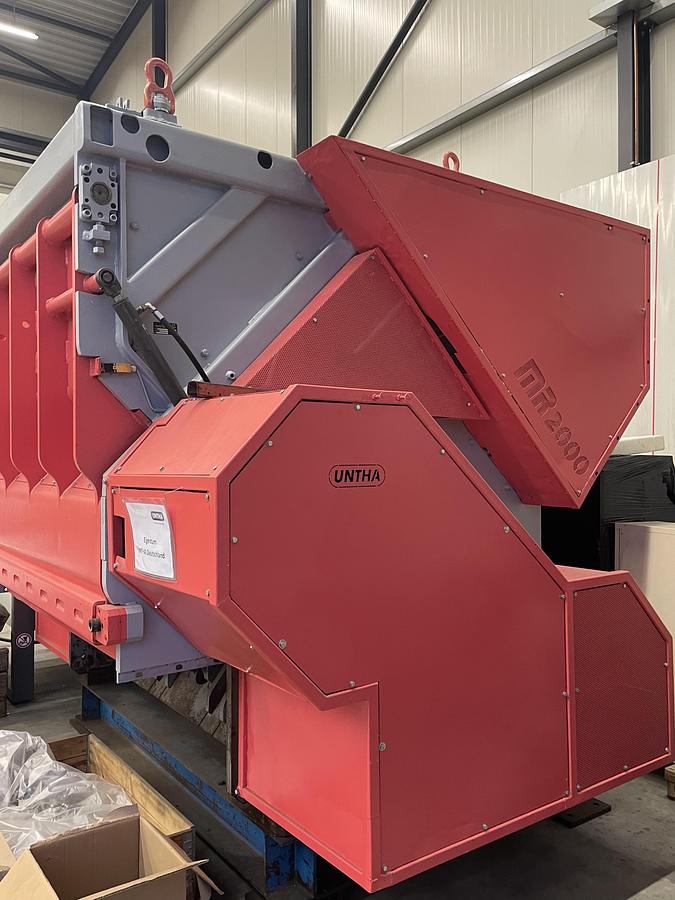 Used 2000 UNTHA MR2000