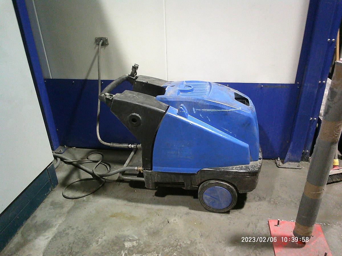 Used  2019 Eurotherm  Manual Wash Booth with Automatic Spray Ring 