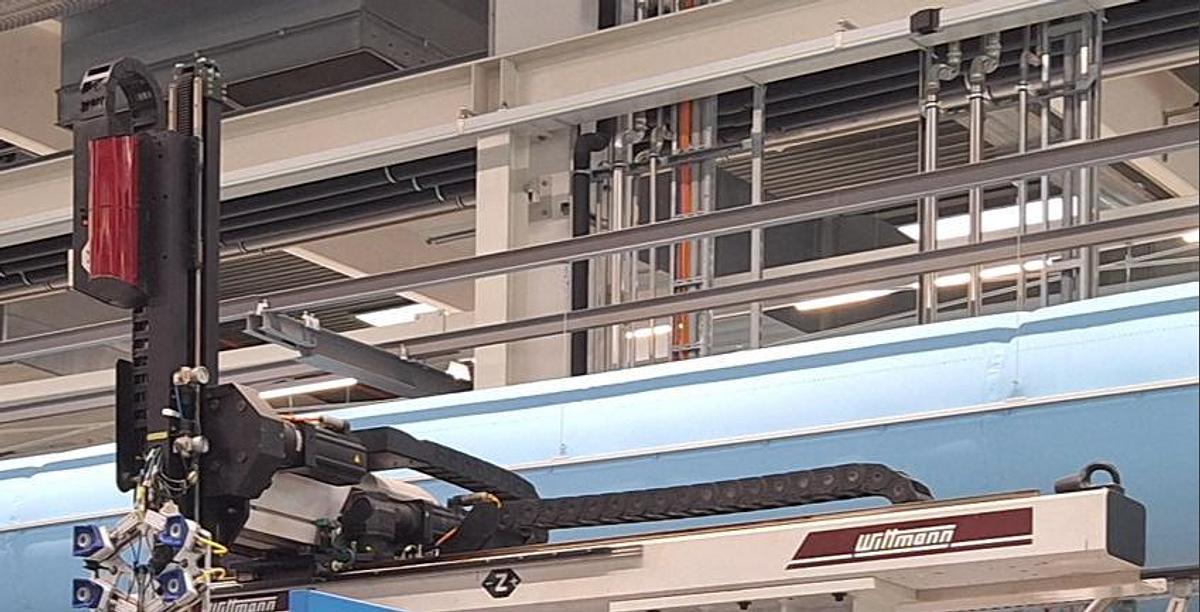 Used 2009 Wittmann Linear Robot