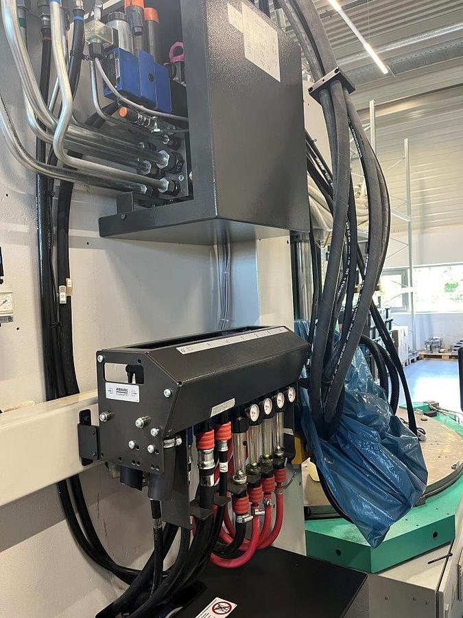 Used 2016  ARBURG ALLROUNDER 680