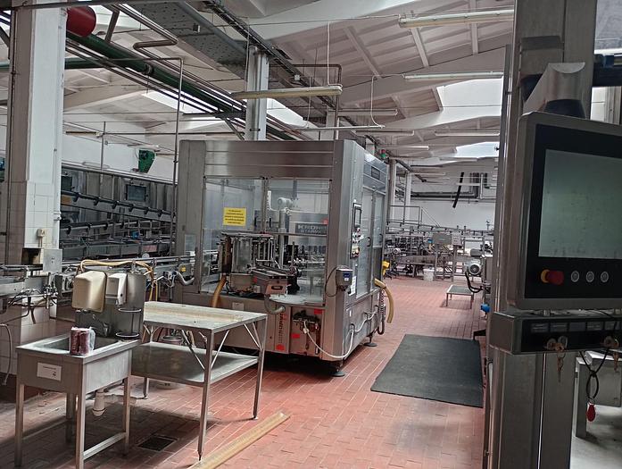 Used BOTTLE FILLING LINE 24.000 bottles/hour