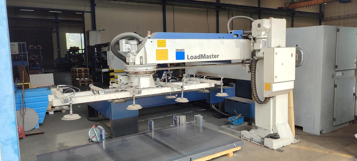 Used 2016 Trumpf TruLaser 3030 with TruFlow 5000 CO2 laser incl. Loadmaster