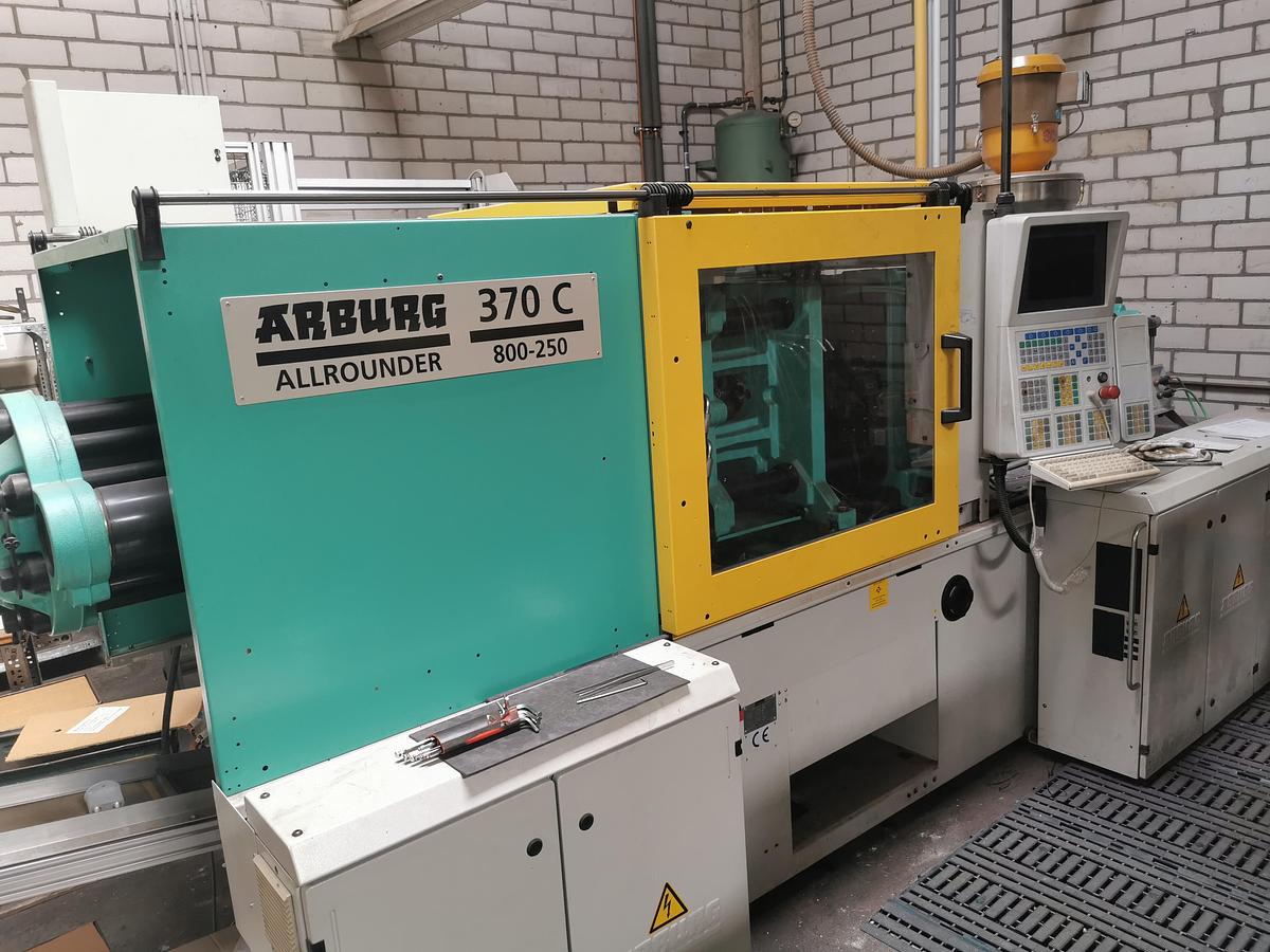 Used 2005 ARBURG ALLROUNDER 370 C Injection Molding Machine