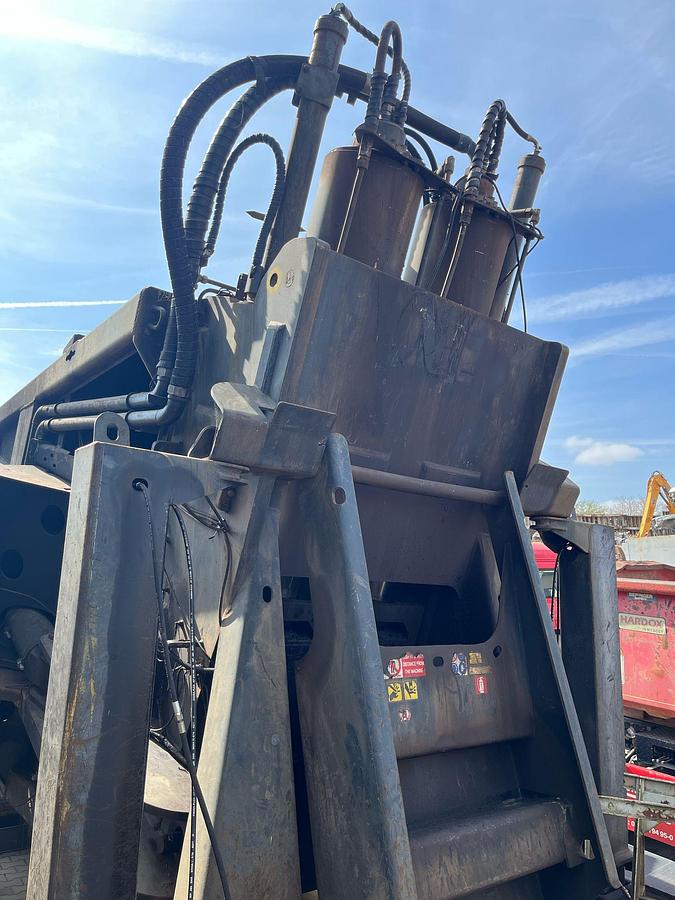 Used Bonfiglioli Scrap shear