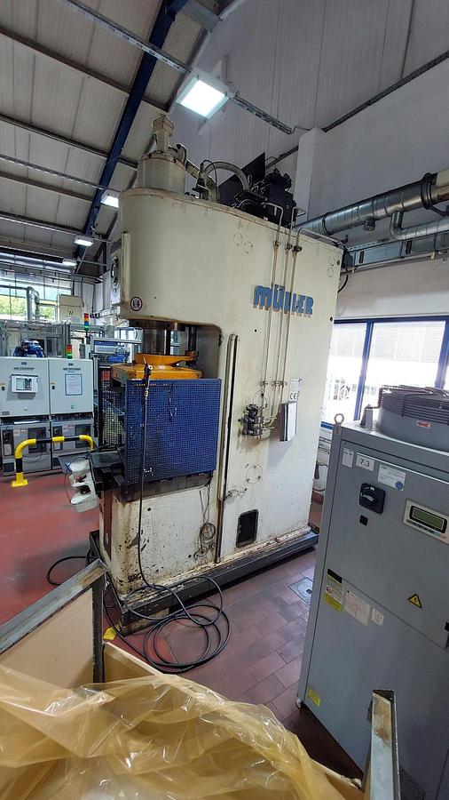 Used 1998 Müller Weingarten CEZ 100.4.12 Hydraulic C-Frame Press