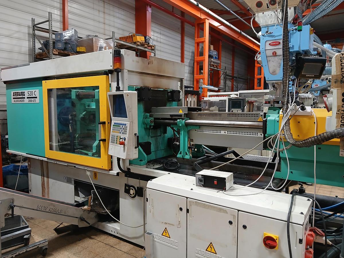 Used 2002 Arburg 520 C 2000-675 Injection Molding Machine