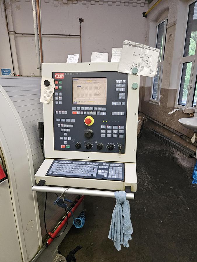 Used 2005 Traub TNL 26K