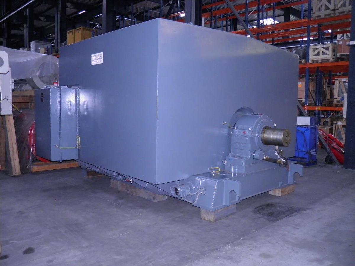 Used 2017 HELMKE AW900R8X4KD