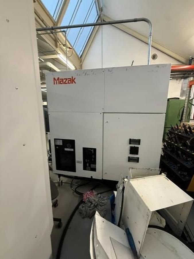 Used Mazak VARIAXIS J-500 Machining Center