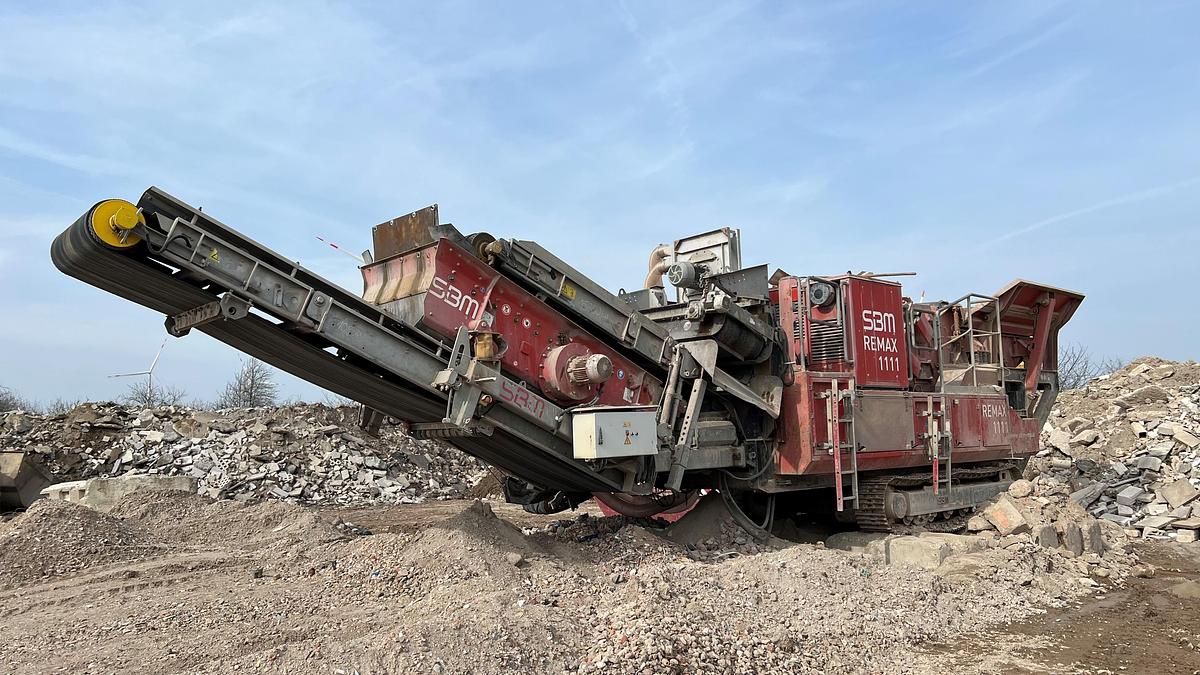 Used 2017 SBM Siebeinheit 12/301 Mobile Crushing  Plant