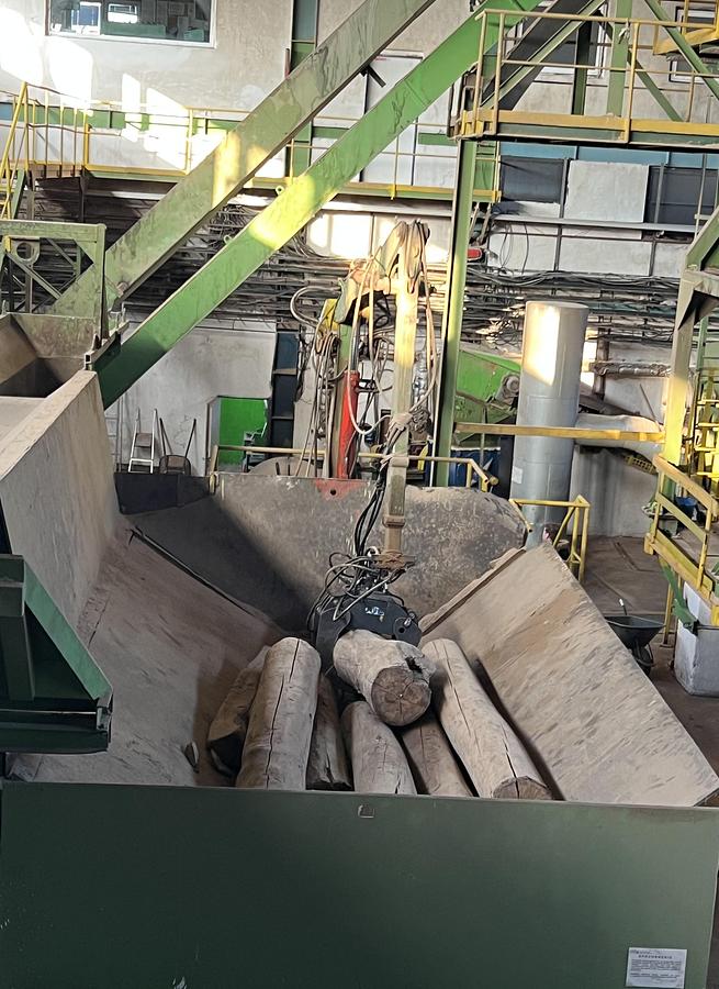 Used Bezner wood chip production line