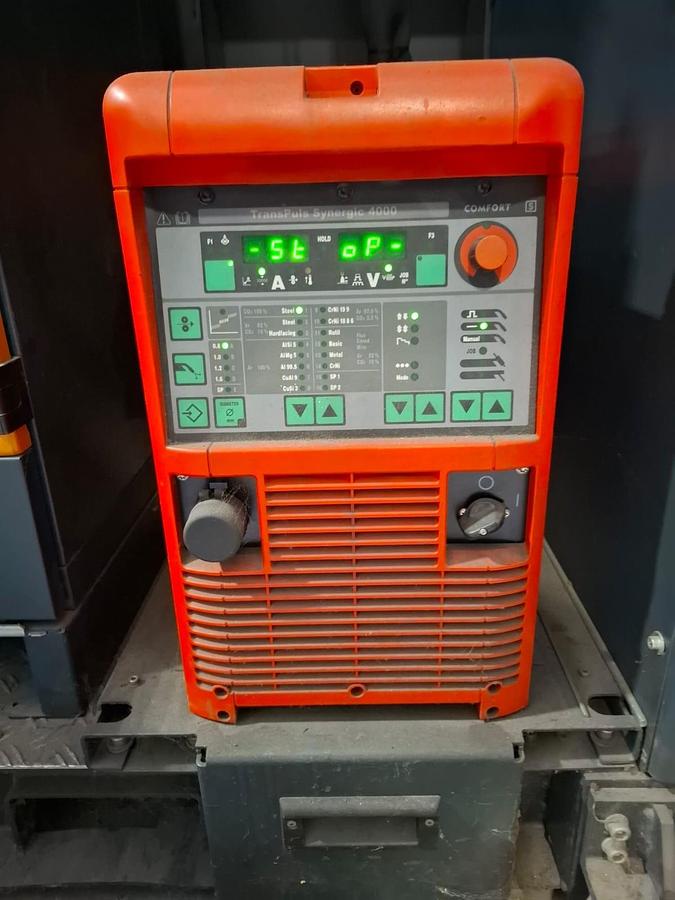 Used 2014 KUKA Flexible Cube Welding Robot