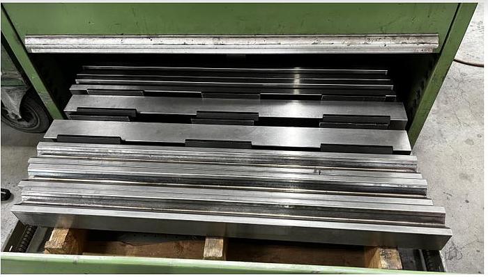 Used 2004 Amada HFP 80-25 L